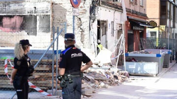 Los escombros del bar de Vallecas en el que tuvo lugar una explosión de gas