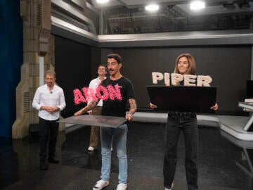 Marron deja a Ar&oacute;n Piper boquiabierto demostrando que se pueden "crear dibujos en el aire"