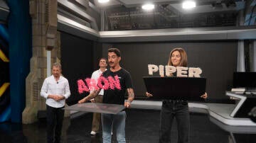 Marron deja a Arón Piper boquiabierto demostrando que se pueden "crear dibujos en el aire"