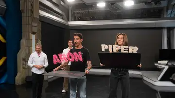 Marron deja a Arón Piper boquiabierto demostrando que se pueden "crear dibujos en el aire" Marron deja a Arón Piper boquiabierto demostrando que se pueden "crear dibujos en el aire"