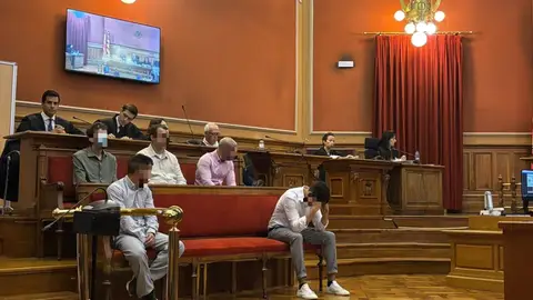 Fiscalía dice que el pacto de 'la manada de Castelldefels' (Barcelona) protege a las víctimas Fiscalía dice que el pacto de 'la manada de Castelldefels' (Barcelona) protege a las víctimas