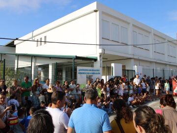 Más de 300 alumnos en huelga y sin asistir a clase ante el colapso de un colegio en Cádiz