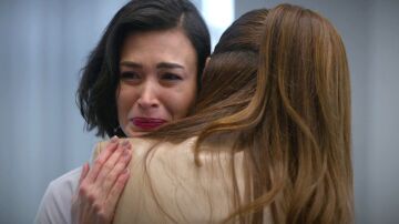 Rengin se rompe y confiesa a Çagla y Bahar el maltrato de Tura: “Ya no confío en nadie”