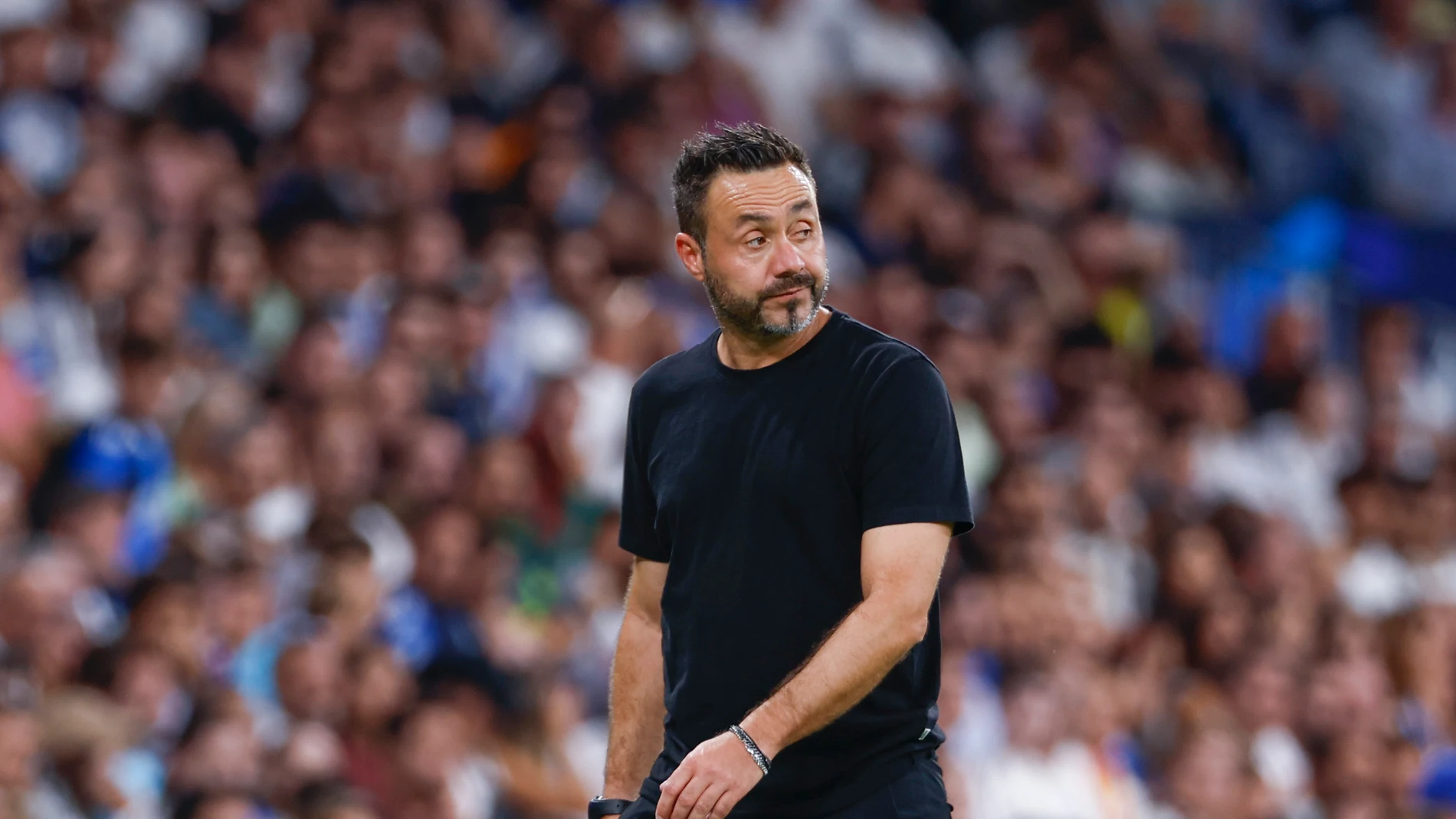 El entrenador del Olympique, Roberto De Zerbi, en el Santiago Bernabéu El entrenador del Olympique, Roberto De Zerbi, en el Santiago Bernabéu