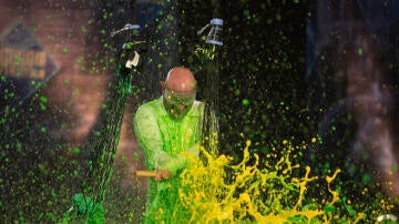 ¡Colisión gobal! Arón Piper alucina con el experimento más peligroso en lo que va de temporada en El Hormiguero