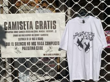 Una tienda de Vigo regala cada día una camiseta en apoyo a Palestina: "es nuestra manera de aportar, todo ayuda"