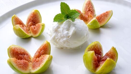 Argui&ntilde;ano triunfa con uno de sus postres r&aacute;pidos y originales: higos con helado