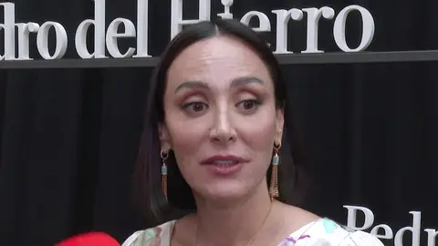 Tamara Falcó atendiendo a la prensa Tamara Falcó atendiendo a la prensa