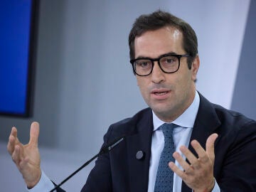 El ministro de Econom&iacute;a, Carlos Cuerpo, durante una rueda de prensa