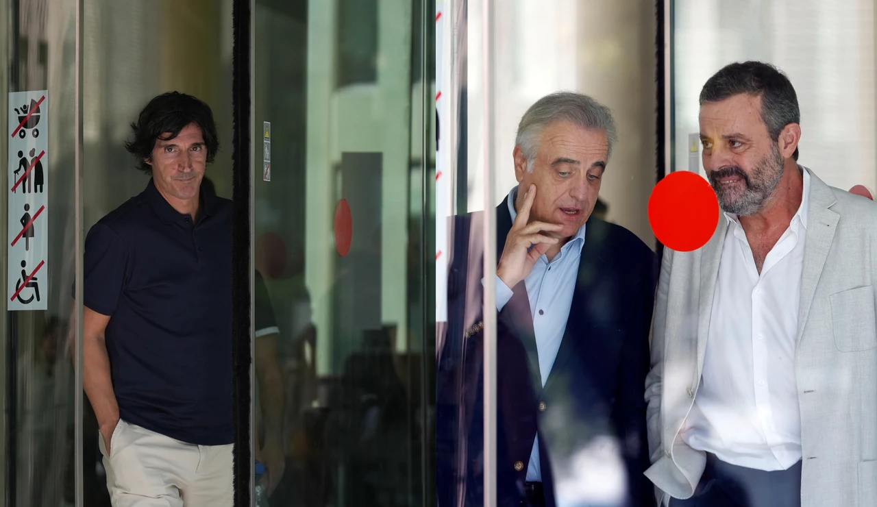 Javier Enríquez y Sandro Rosell, a su salida del juzgado en Barcelona