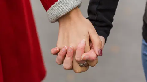 Manos de una pareja Manos de una pareja