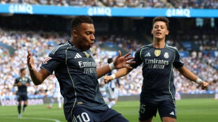 Kylian Mbapp&eacute; celebra un gol ante la Real Sociedad