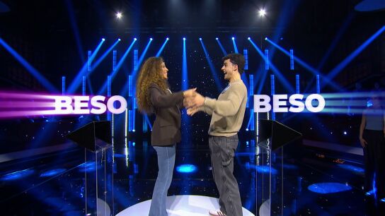 &iexcl;Triunfa el amor! Paula y Diego emocionan con su beso en Emparejados