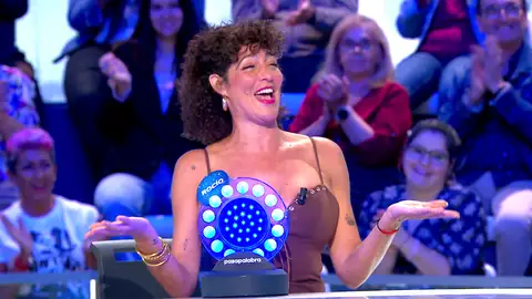Rocío Madrid convence a Roberto Leal pese a su inglés malagueño: “¡Qué genia!” Rocío Madrid convence a Roberto Leal pese a su inglés malagueño: “¡Qué genia!”