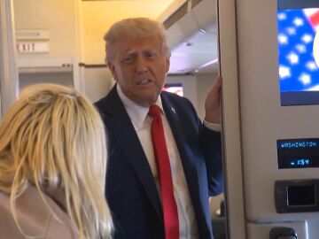 Donald Trump en un avión