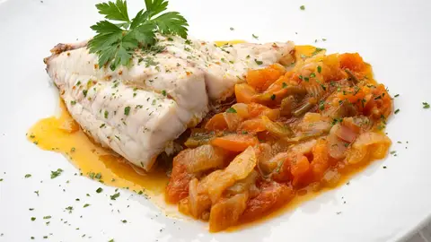 Mojarra a la andaluza, de Arguiñano: "Una vez hecha la fritada, solo son 10 minutos en el horno" Mojarra a la andaluza, de Arguiñano: "Una vez hecha la fritada, solo son 10 minutos en el horno"