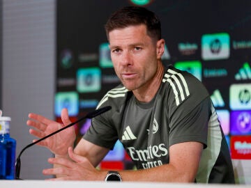 Xabi Alonso atiende a los medios en Valdebebas
