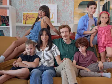 Daniel Pérez Prada y Mariam Hernández en Padre no hay más que uno, la serie Daniel Pérez Prada y Mariam Hernández en Padre no hay más que uno, la serie