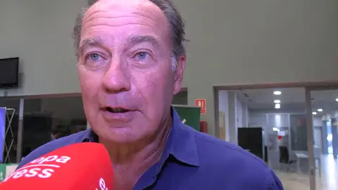Bertín Osborne haciendo declaraciones a la prensa Bertín Osborne haciendo declaraciones a la prensa
