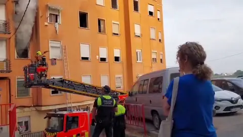 Imagen del incendio en una vivienda okupada en Torrent, Valencia. Imagen del incendio en una vivienda okupada en Torrent, Valencia.