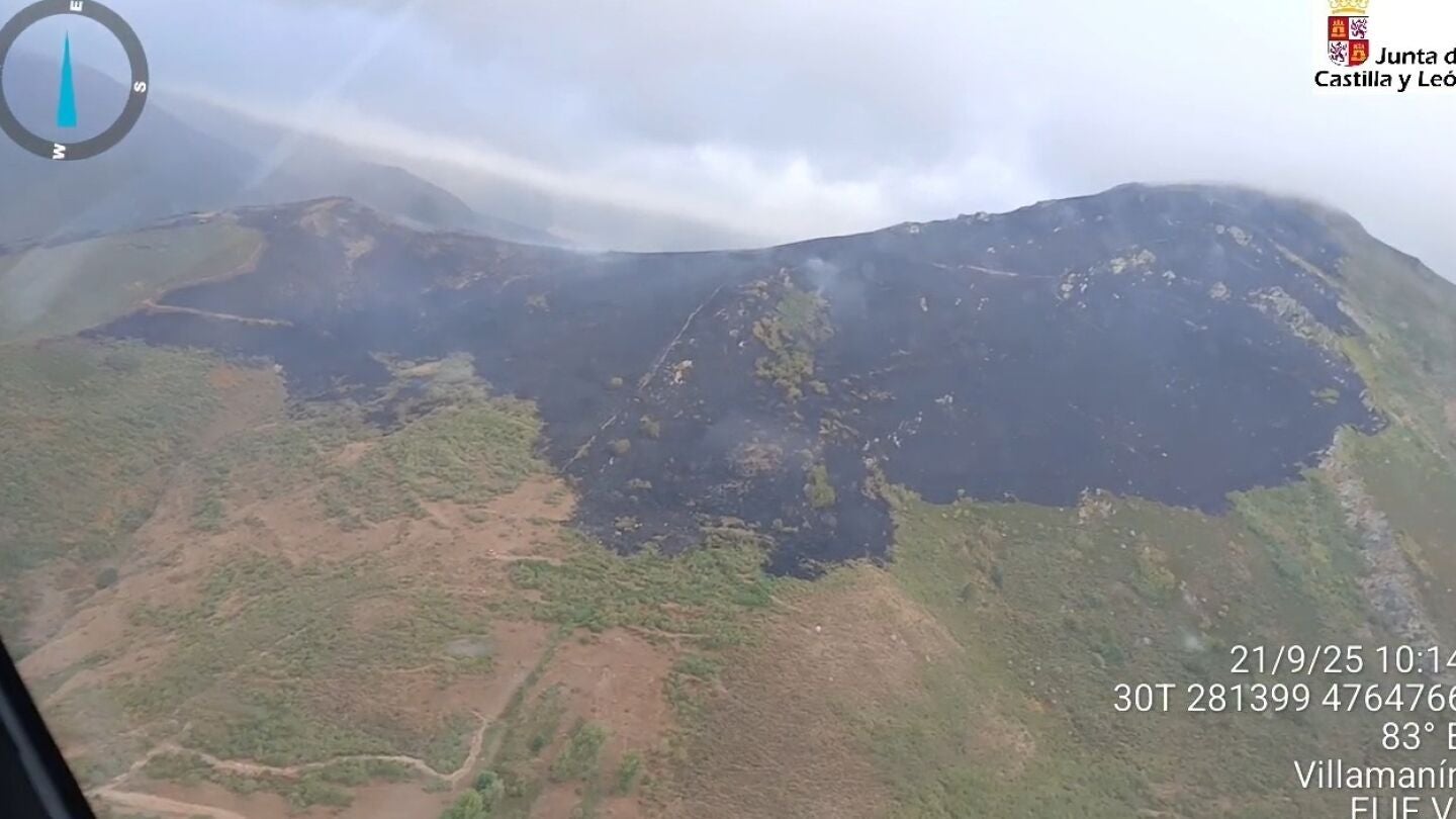 Vista a&eacute;rea del incendio en Pendilla de Arb&aacute;s. 