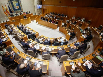 Un título póstumo a Lambán desata la polémica en Aragón