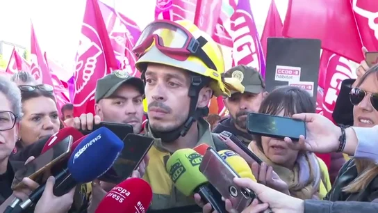 Bomberos forestales y agentes medioambientales claman en Valladolid por un Pacto de Estado contra los incendios Bomberos forestales y agentes medioambientales claman en Valladolid por un Pacto de Estado contra los incendios