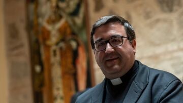 El sacerdote Carlos Loriente