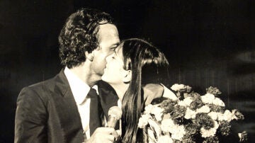 Julio Iglesias y su hija Chábeli durante un concierto