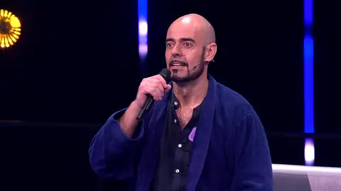 “Por lo menos no me he despeinado”: Nacho afronta con positividad su caída a la piscina “Por lo menos no me he despeinado”: Nacho afronta con positividad su caída a la piscina