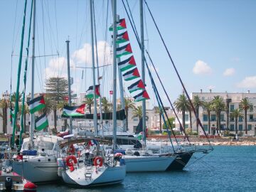 Barcos de la Global Sumud Flotilla antes de salir de Túnez a Gaza