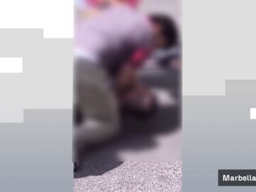 Vídeo: Un frutero reduce al ladrón que robó en su tienda