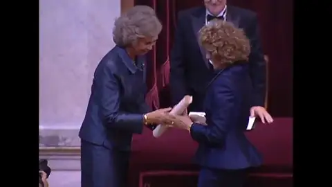 Carmen Iglesias ingresa en la RAE Efemérides de hoy 30 de septiembre de 2025: Carmen Iglesias ingresa en la RAE