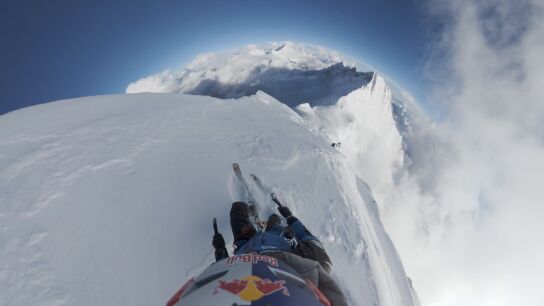 Andrzej Bargiel durante su descenso con esqu&iacute;s por el Everest