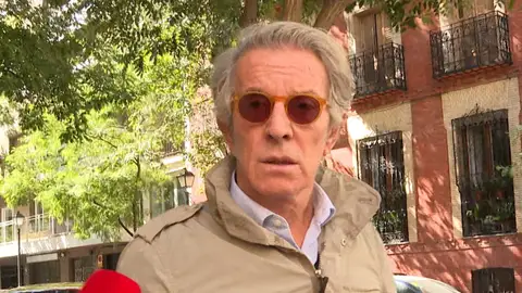Alfonso Díez haciendo declaraciones a la prensa Alfonso Díez haciendo declaraciones a la prensa