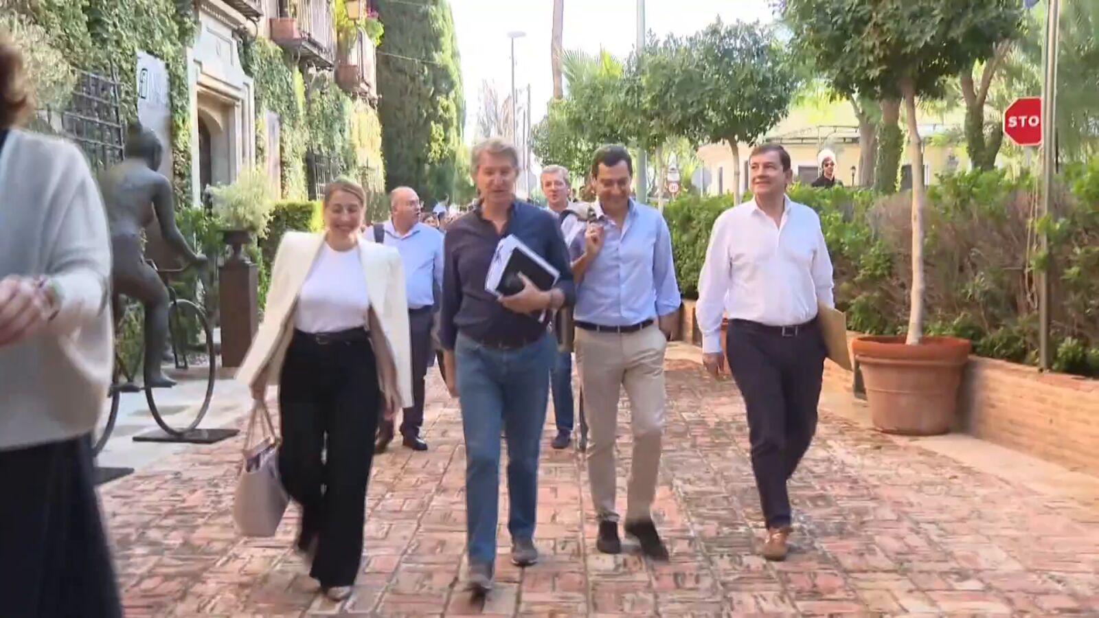 Feijóo propone limitar las condiciones para que los inmigrantes accedan al ingreso mínimo vital