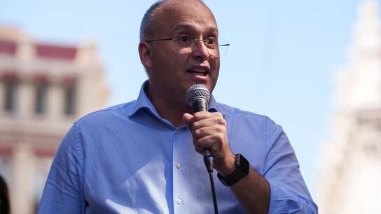 Tellado asegura que S&aacute;nchez est&aacute; "ocupado en los juzgados" frente a un PP que trabaja "al servicio de los espa&ntilde;oles"