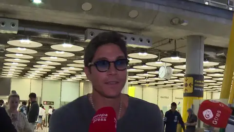 Pablo Castellano en el aeropuerto Pablo Castellano en el aeropuerto