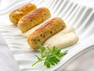 Salchichas caseras de pollo con pur&eacute; de patata, de Joseba Argui&ntilde;ano: "Con ingredientes natural y de primera calidad"