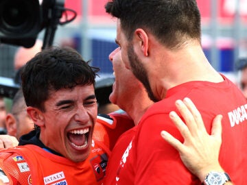 Marc Márquez, eufórico tras ganar el Mundial de MotoGP