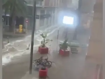 Grandes inundaciones en Cullera provocan la alarma en los vecinos y las autoridades Grandes inundaciones en Cullera provocan la alarma en los vecinos y las autoridades
