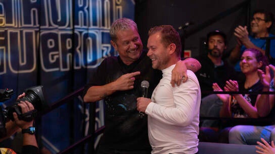 &iexcl;Un parecido incre&iacute;ble! El Monaguillo conoce a su doble en El Hormiguero
