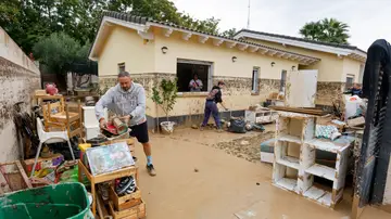 Viviendas inundadas en una urbanización en Santa Fe en Zaragoza, este lunes Viviendas inundadas en una urbanización en Santa Fe en Zaragoza, este lunes