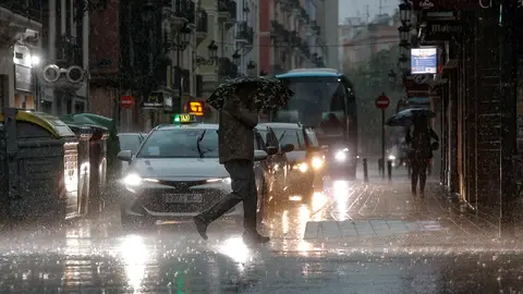 En la imagen de archivo, una tormenta en la ciudad de Valencia. En la imagen de archivo, una tormenta en la ciudad de Valencia.