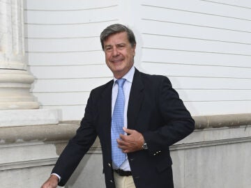 Cayetano Mart&iacute;nez de Irujo yendo a los toros