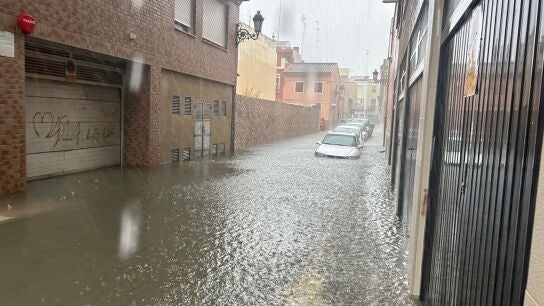 La alerta roja deja tarde "complicada" en el litoral valenciano con lluvias "hist&oacute;ricas" en Cullera, Sueca y El Perell&oacute;