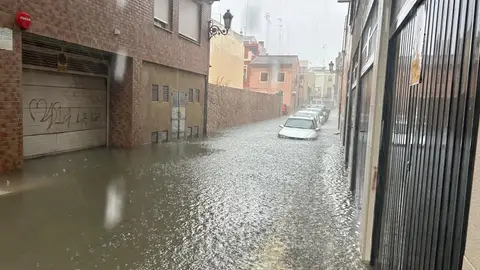 La alerta roja deja tarde "complicada" en el litoral valenciano con lluvias "históricas" en Cullera, Sueca y El Perelló La alerta roja deja tarde "complicada" en el litoral valenciano con lluvias "históricas" en Cullera, Sueca y El Perelló