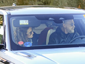 Telma Ortiz y Robert Gavin en el coche