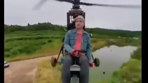 Muere el influencer Tang Feiji al estrellarse en directo con el helicóptero ultraligero que pilotaba Muere el influencer Tang Feiji al estrellarse en directo con el helicóptero ultraligero que pilotaba