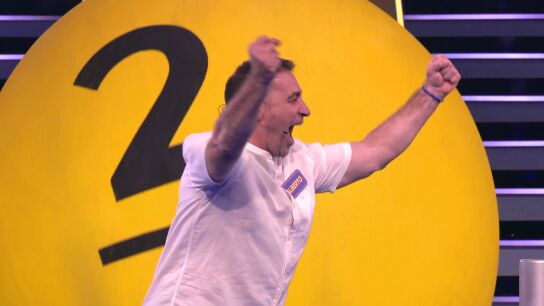 Typical Martínez gana los 100.000 euros en Juego de pelotas: ¡gracias a una intuición con Alberto Contador!